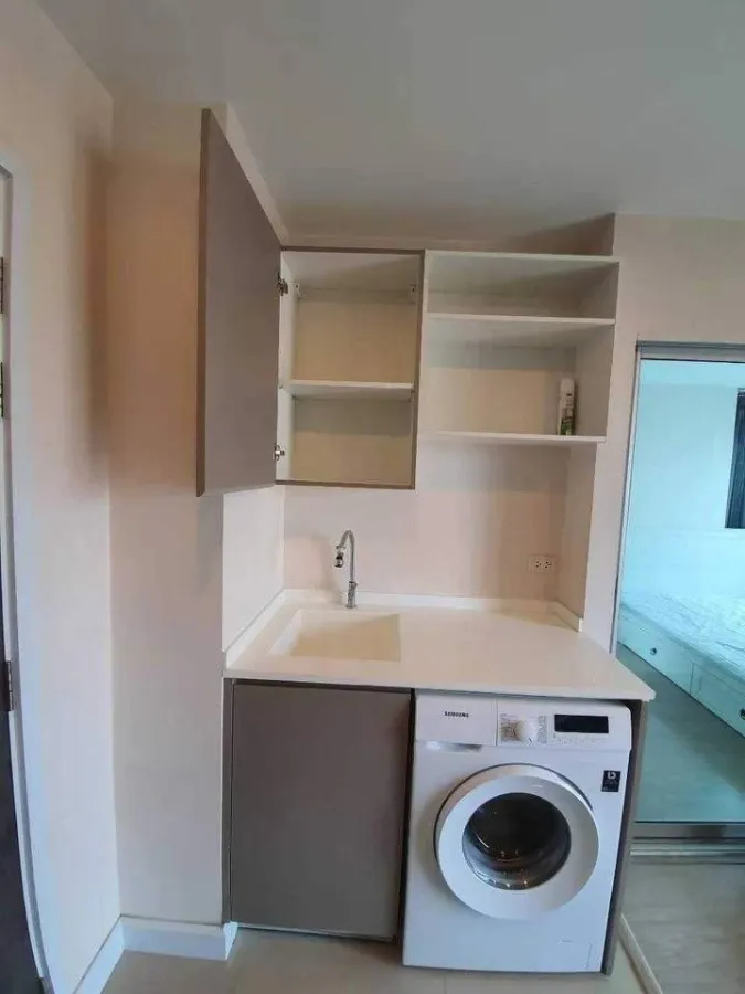 Condo for rent Metro Luxe Phaholyothin - Suthisan, 4th floor, corner room, near BTS, convenient to travel, ready to move in. Don't hesitate.