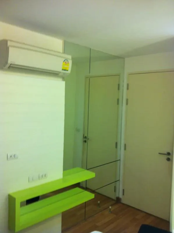 For rent voque sukhumvit 16 fully furnished Private washing machine, not hot room, cheap rental price, ready to move in.