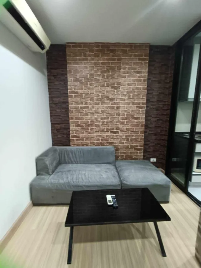 Condo for sale, The Base, Central Pattaya (Central Pattaya), 1 bedroom, 1 bathroom, decorated with wallpaper. You shouldn't let it slip away.