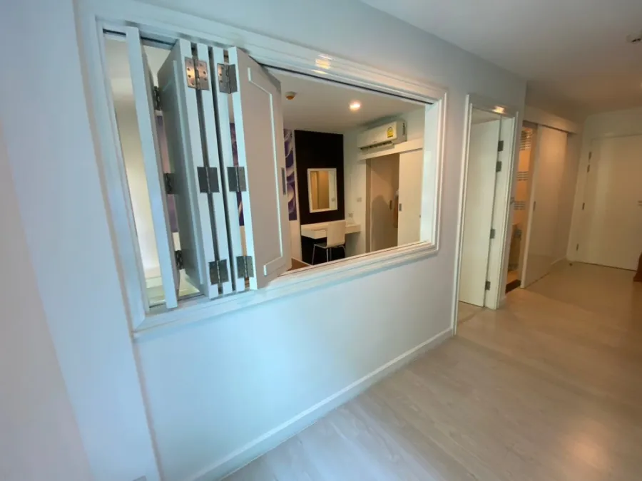 For rent, Park Exo, 1 bedroom, 1 bathroom, complete with electrical appliances. Good furniture. If interested, reserve now.