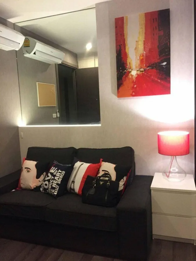 For rent, The Base Park West, 24th floor, city view, beautiful room, fully furnished, ready to move in immediately, book now, hurry up.
