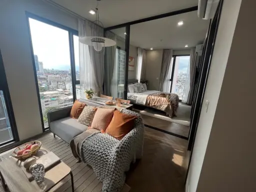 For sale or rent!! Ashton Silom Condo, 37th floor, beautiful room, fully furnished, ready to move in. Don't miss out!!