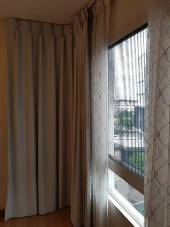 Condo for rent, Incio Seri Thai, corner room, across the street, no one living there, good price, hurry up and reserve it today, don't wait.