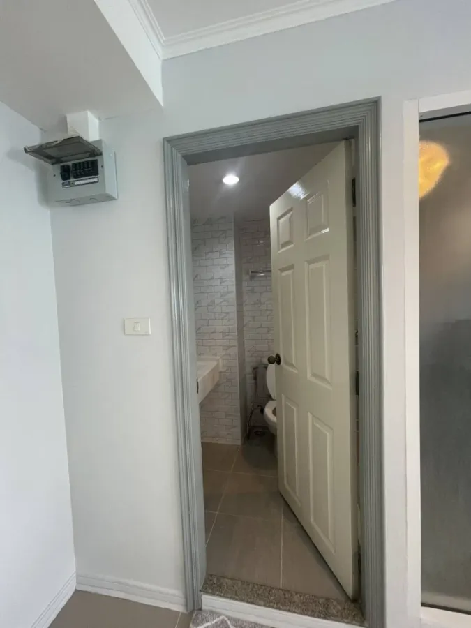 Condo for rent, Lumpini Ville Sukhumvit 77, high floor, good view, complete with furniture and electrical appliances.
