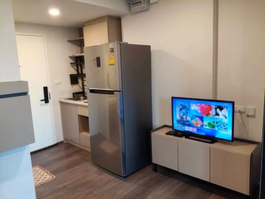 For rent: FLEXI Sathon - Charoen Nakhon, 4th floor, partitioned room, fully furnished. Book now!