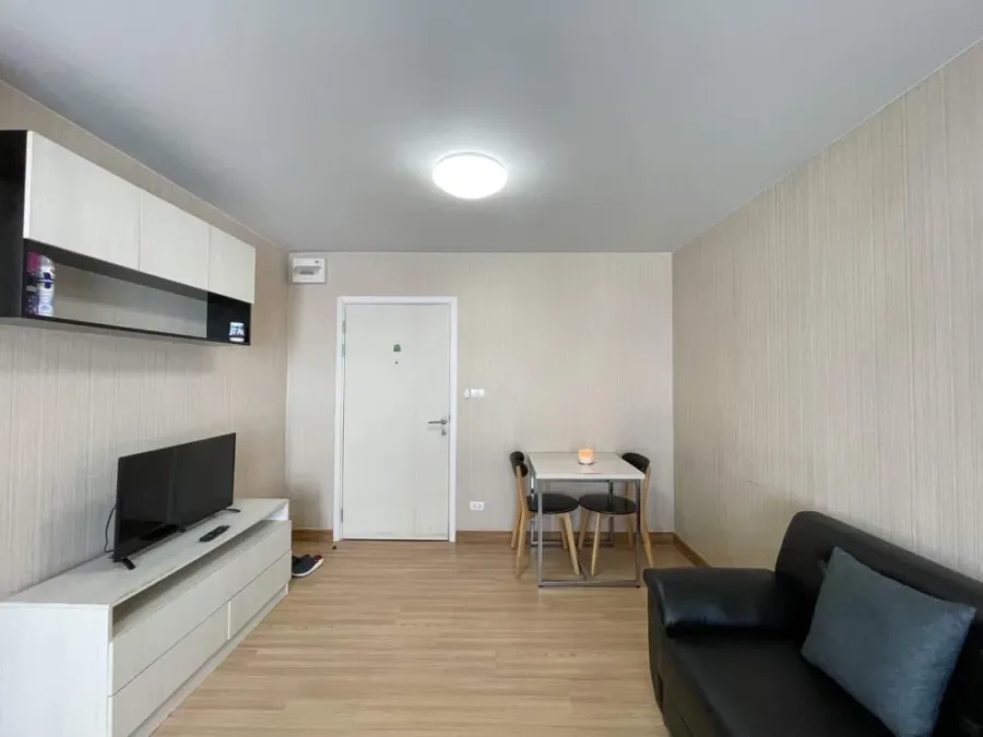 Plum Condo Paholyothin 89 for rent, studio room, coordinating interior design, great location. Don't miss out!