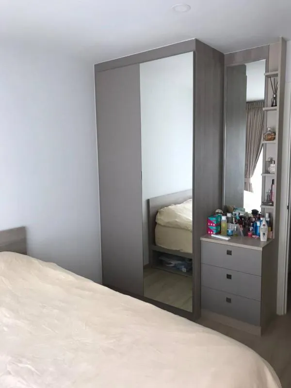It has arrived. Fresh and hot. Elio Del Moss. New room. Big size. Cheap price. Great like this. Hurry up to reserve it.