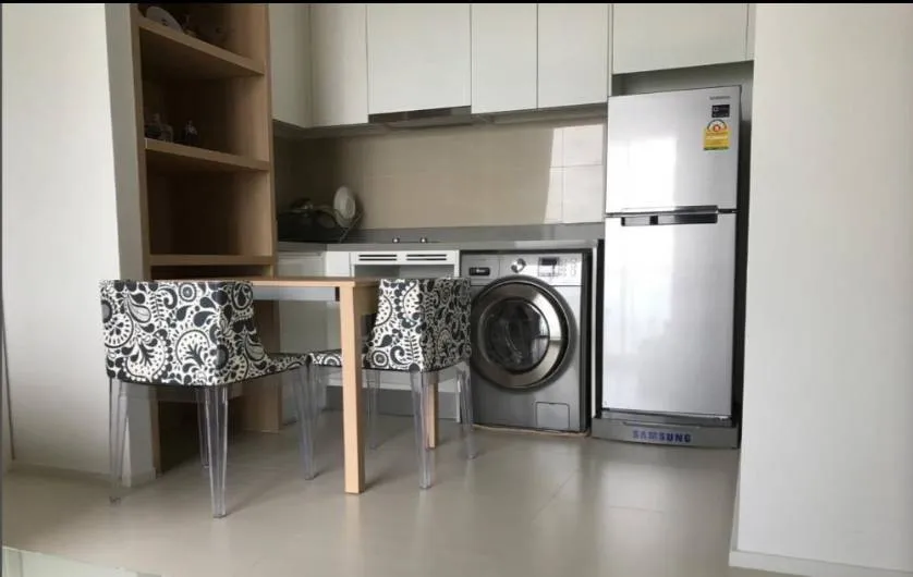 Condo for rent, M Ladprao, comes with complete amenities, easy to travel, can't miss it.