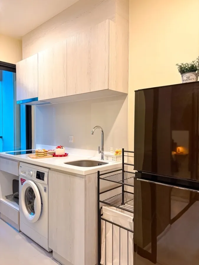 Condo for rent Life Asoke, pool view, good location, furniture, ready to move in, book now!!