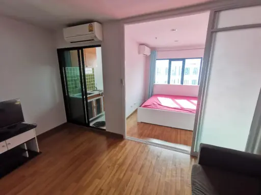 For rent รีเจ้นท์ โฮม 18 แจ้งวัฒนะ-หลักสี่ กั้นห้องเป็นสัดส่วน แถมเฟอร์ครบ ลากกระเป๋าเข้าอยู่ได้เลย