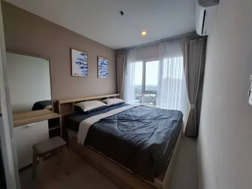 Condo for rent at Regent Home Bangna. The unit is partitioned into separate, well-defined zones. Amazing price! Book today! Don't wait!