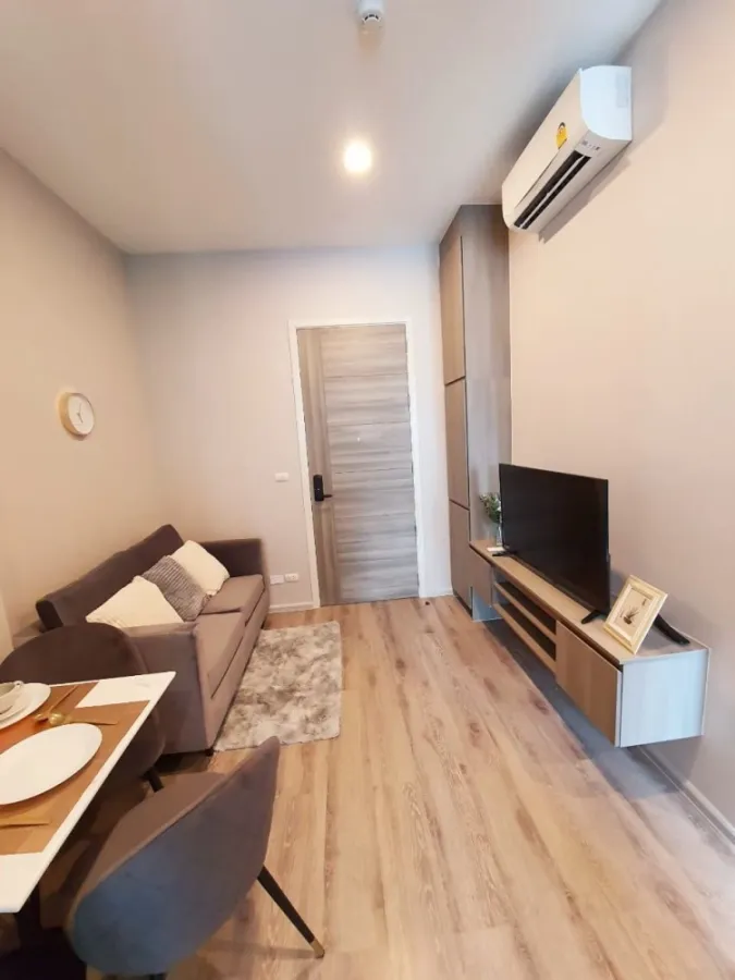 Condo for rent, Knightsbridge Collage, Ramkhamhaeng, nice decorated room, 23rd floor, has a high view, say you must not miss it.