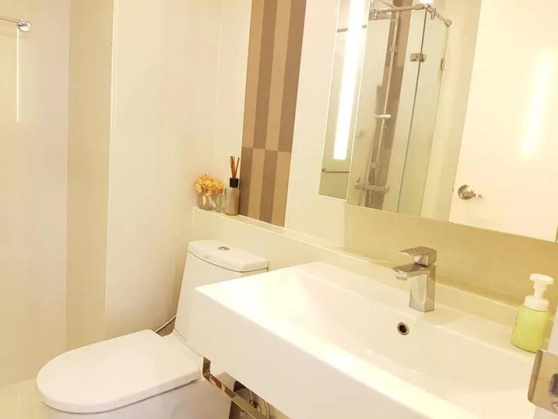 For rent, Q House Sukhumvit 79, size 30 sq.m., beautiful room, fully furnished. There is a washing machine. Like this need reservation