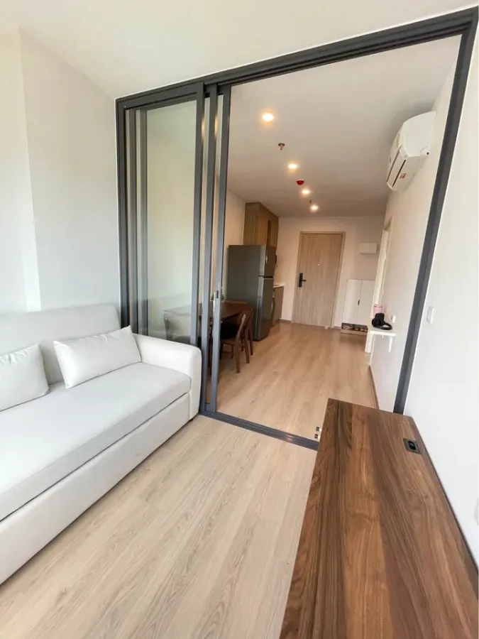 For rent: Life Rama 4-Asoke, ready to move in, fully equipped, great price, come check it out, don't miss out!