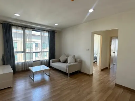 For sale: Premio Prime, spacious room, pool view, 2 bedrooms, 2 bathrooms, very large kitchen, first come first served.