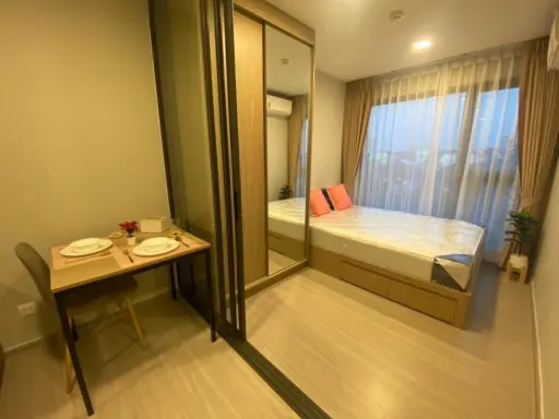 For rent, The Privacy S101, fully furnished. The room is clean and inviting. You can reserve first come first serve.
