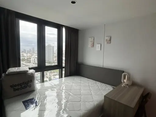 For rent: Altitude Unicorn Sathorn Tha Phra, Duplex room, 2 bedrooms, 21st floor, convenient and complete here, come and book now.