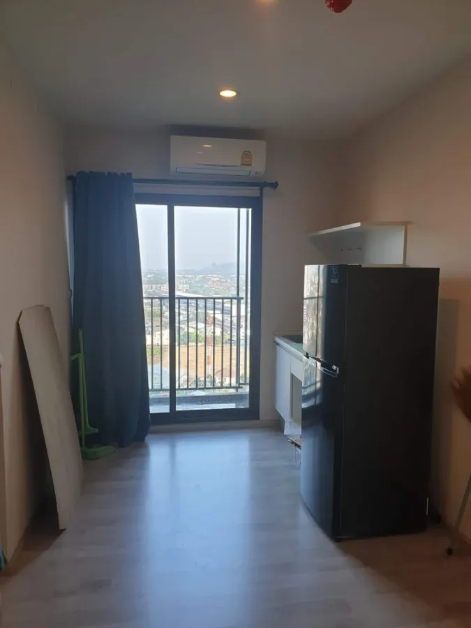 For sale or rent: Plum Condo Central Station, high view of the city. The room is divided into proportions, fully furnished. Book now, don't miss it.