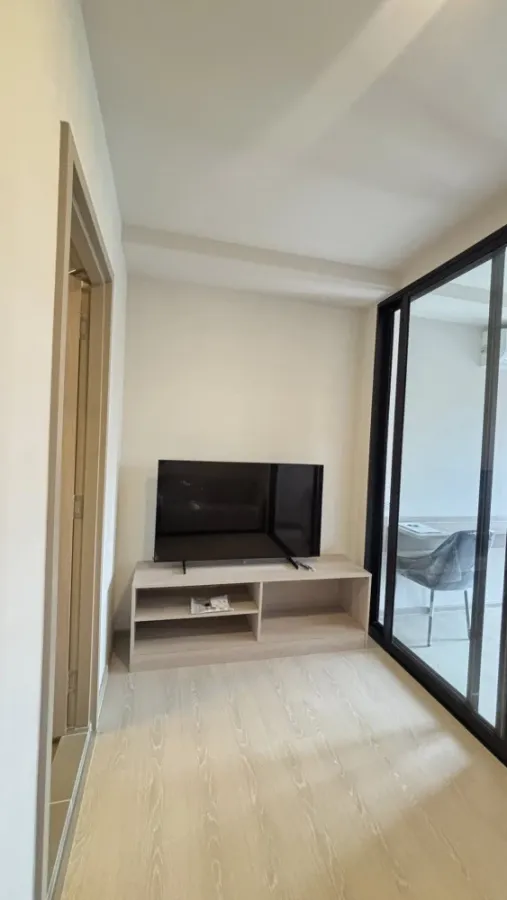 ให้เช่า D condo Shine rangsit ห้องพร้อมอยู่ สิ่งอำนวยความสะดวกครบ มาจับมาจองเลย อย่าพลาด