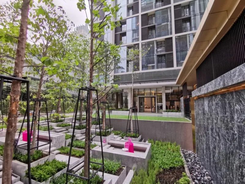 ขาย ให้เช่า คอนโด 28 ชิดลม ตกแต่งบิ้วอิน ระเบียงบานพับ กว้าง จองก่อน ได้อยู่ก่อนเลยจ้า