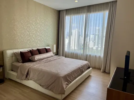 Condo for rent 39 by Sansiri, large room, comfortable living, 23rd floor, high view, convenient, complete in one place. You must move quickly.