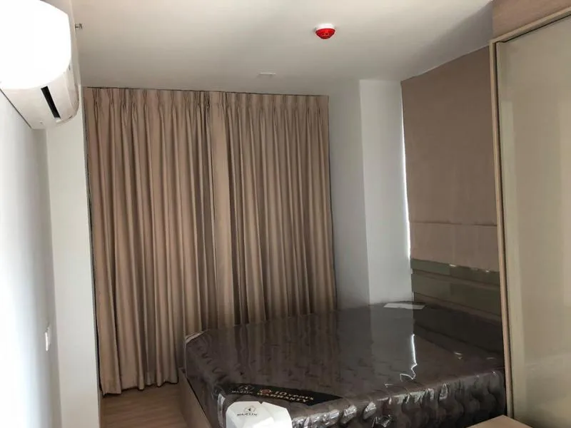 Wow, very big room for rent, Knightsbridge Skycity, Saphan Mai, corner room, peaceful zone, Bult-in furniture, you can move in.