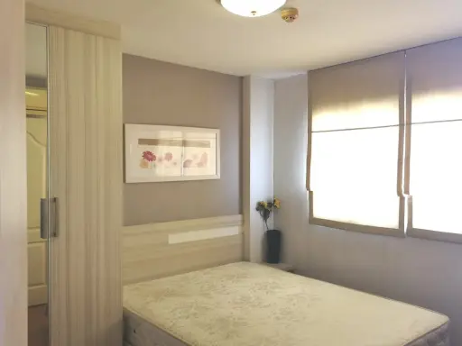 For rent: Lumpini Condo Town, Rattanathibet, a nice room, comes with furniture, complete electrical appliances, good price, book now.