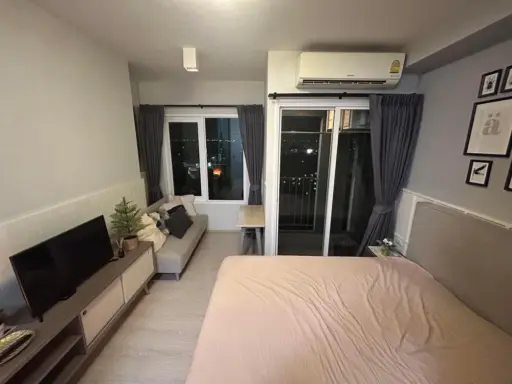 For rent: Chapter One Eco Ratchada-Huai Khwang, 8th floor, fully furnished room, ready to move in, reserve now, don't wait.