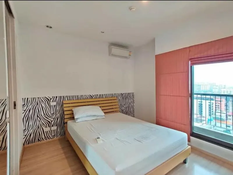 Sell / rent Condo Sense Phaholyothin, complete electrical appliances. Full of furniture