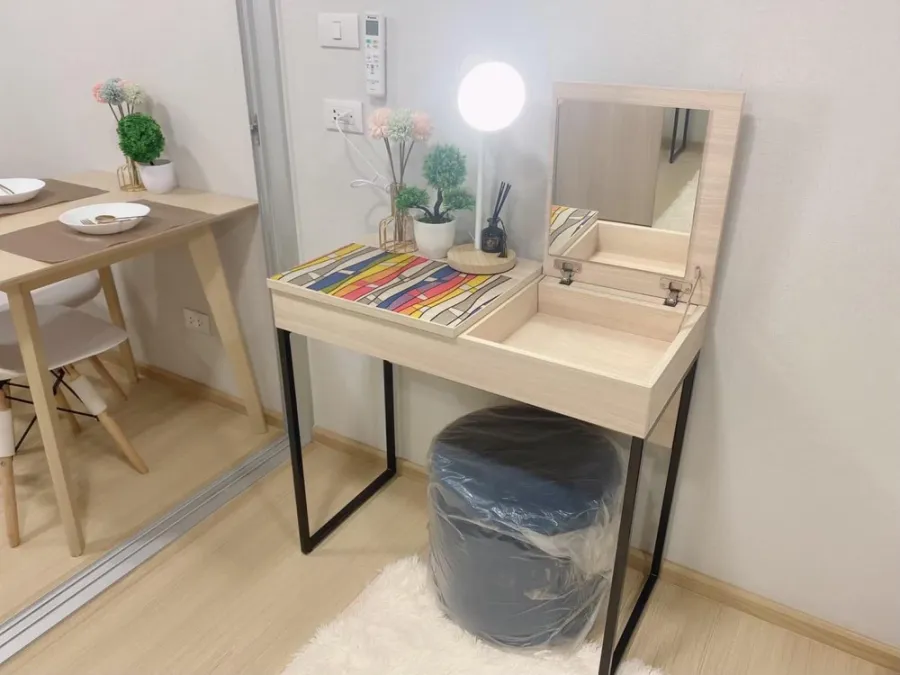 For rent: Plum Condo Rangsit Alive Phase 1, pool view, partitioned room, comes with complete decorations. Book now quickly.