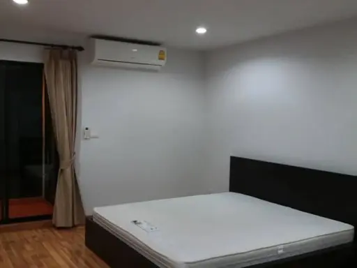 ให้เช่า Regent Home15 ตรงข้าม ม.ราชภัฏพระนคร ห้องน่าอยู่ เฟอร์ครบ เดินทาง่ายมาก อย่ารอช้า จองเลยจ้า