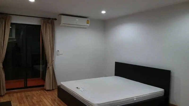 ให้เช่า Regent Home15 ตรงข้าม ม.ราชภัฏพระนคร ห้องน่าอยู่ เฟอร์ครบ เดินทาง่ายมาก อย่ารอช้า จองเลยจ้า