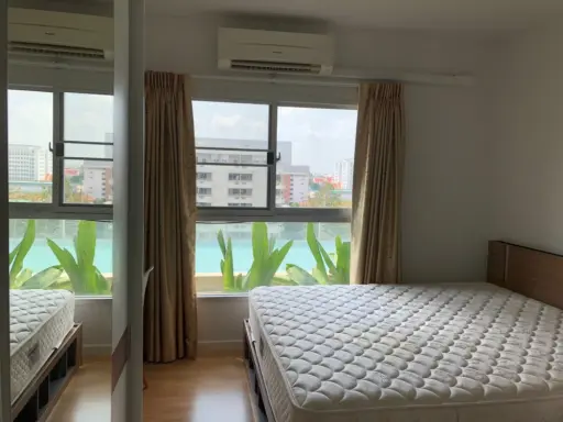 For rent, The Parkland Ngamwongwan, Khae Rai, ready to move in, the room is right next to the swimming pool, very beautiful view, need to reserve now.