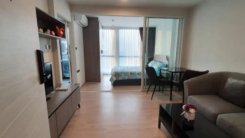 For rent!! Premio Quinto Condo, 8th floor, Building A, beautiful, luxurious, looks expensive, fully furnished. Ready to move in, don't miss it!!