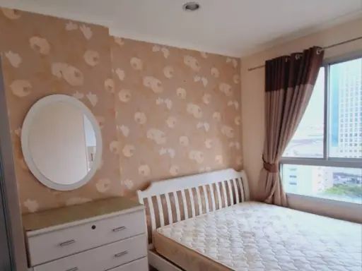 Condo for rent, Lumpini Park Pinklao, 1 bedroom, 1 bathroom, swimming pool view, see Central, good price, reserve now!