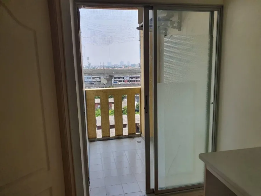 Empty room for sale, Lumpini Condo Town Rattanathibet, 8th floor room, north view, not hot, room decorating lovers can't miss it.