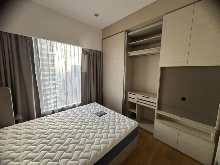 For rent: The Saint Residences, high floor, great city view. The room is ready to move in. Just come and move in.