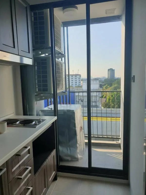 For rent!! Premio Quinto Condo, 8th floor, Building A, beautiful, luxurious, looks expensive, fully furnished. Ready to move in, don't miss it!!
