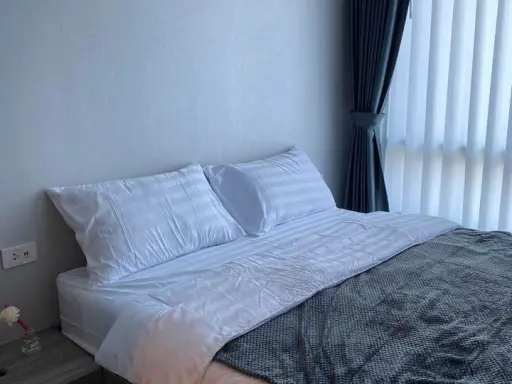 For sale: The Origin Sukhumvit 105, 8th floor, great pool view, well partitioned room, has a Walk-In Closet as well. Book now.
