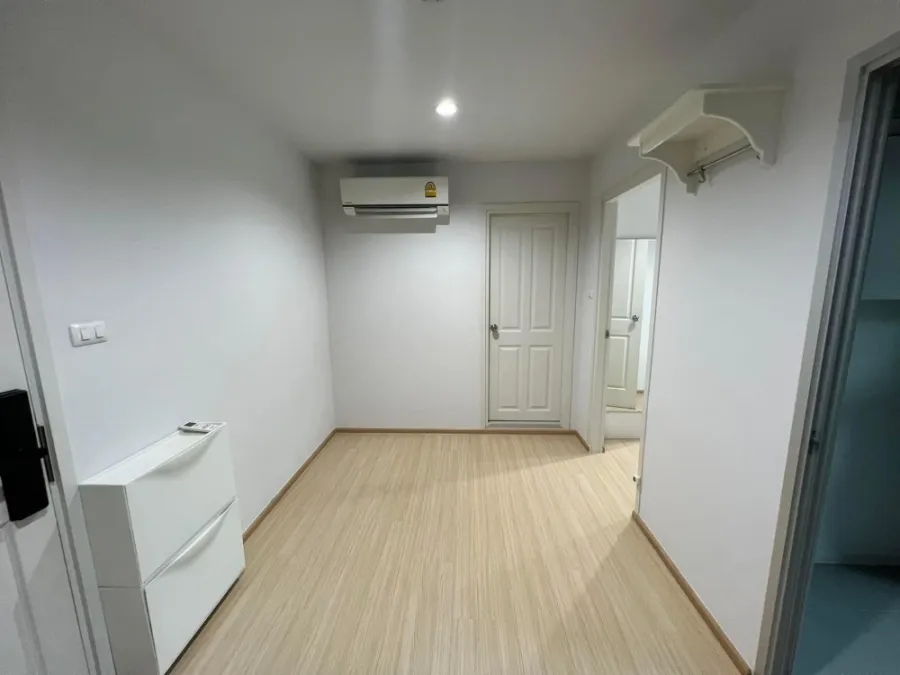 For sale: The Prop Condo Chaengwattana 12, swimming pool view. The room is not hot, airy, comfortable, good price like this, must reserve now.