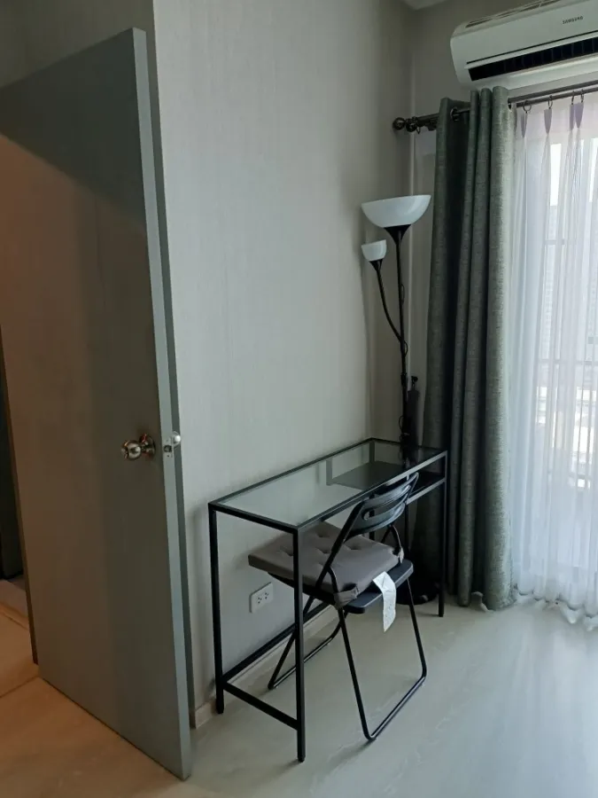 Condo for sale, Ideo Sukhumvit 115, decorated with wallpaper, high floor, swimming pool view, reserve first, own first.