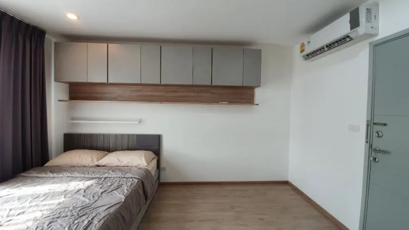 Urgent sale, Ideo Condo, Wutthakat, beautiful room, ready to move in. Built-in furniture in the whole room, complete electrical appliances, book now