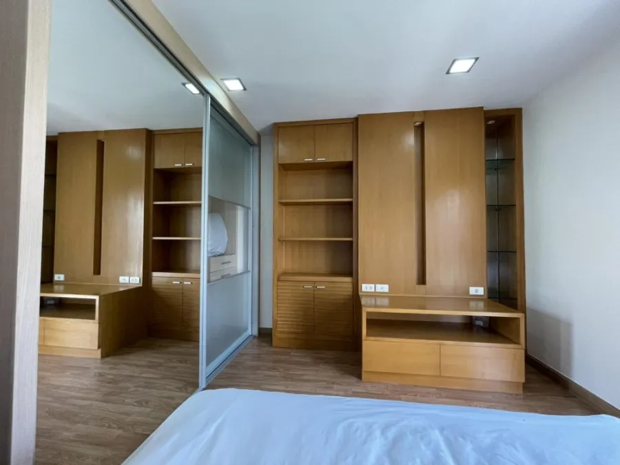 For rent The Alcove 49, wide space, comfortable, built-in rooms throughout, very good. Don't delay, hurry and reserve now.