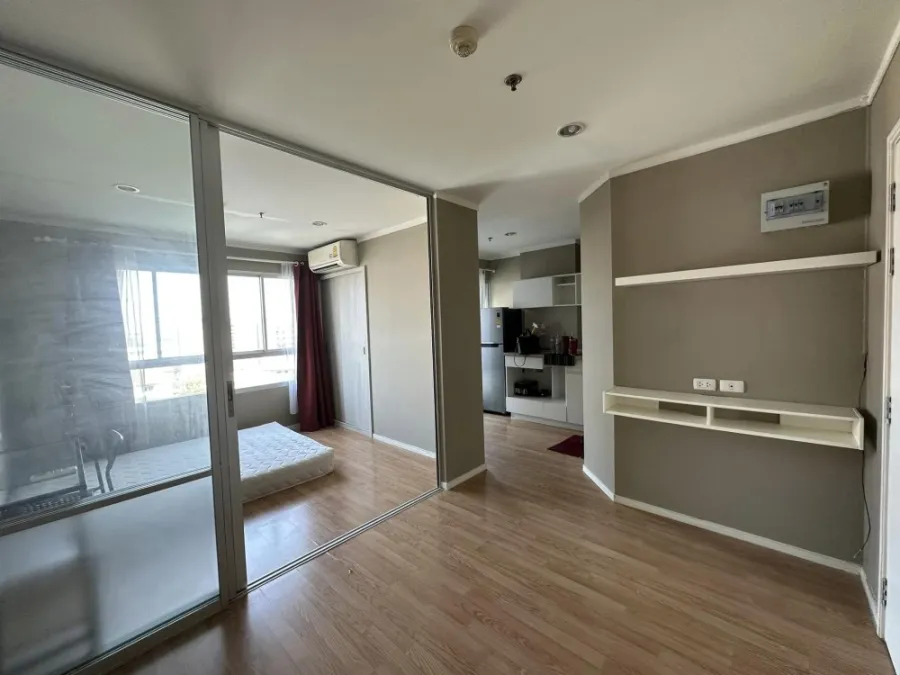 For rent Lumpini Ville Sukhumvit 77, 7th floor, corner room, very private, comes at a low price, easy on the wallet, don't miss it.