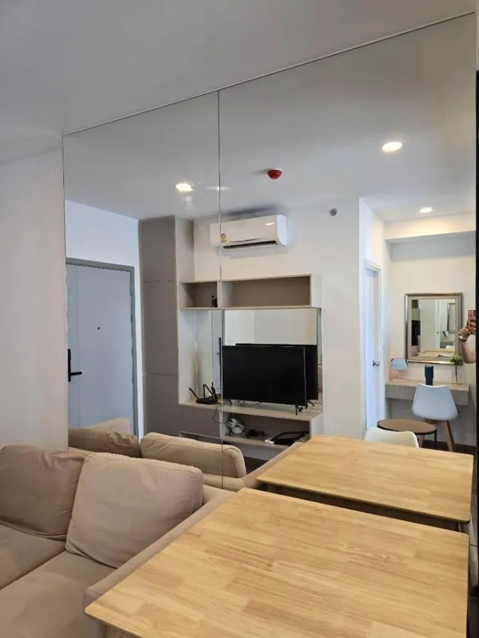 For rent/sale: The Origin Ram 209 Interchange, 18th floor, separate room, comes with complete decorations.