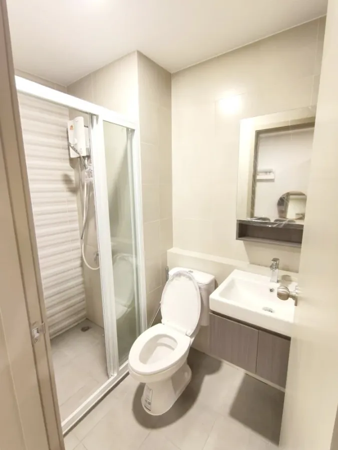 ให้เช่า Aspire Sukhumvit Rama 4 ห้องพร้อมอยู่ เฟอร์พร้อม ชั้นสูง จองเลย