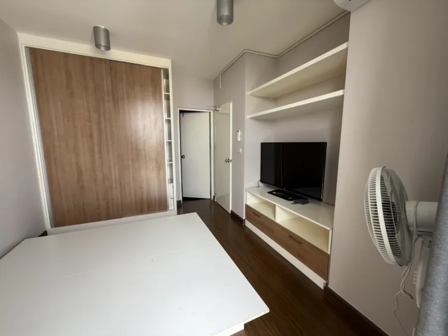 For rent: The IRIS Rama 9-Srinakarin, 1 bedroom, 1 bathroom, spacious living area, great location, convenient transportation. Book now!