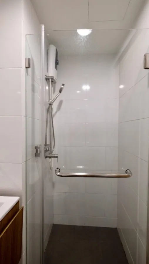 Condo for rent, The Excel Groove, Lasalle 52, Building A, 3rd floor (West), friendly price, ready to move in. Don't miss it.