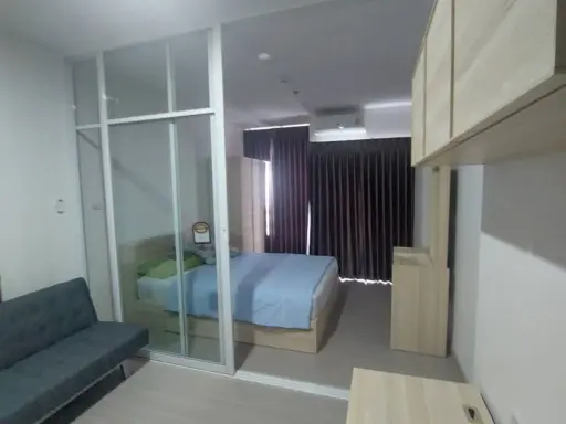 For rent: Supalai Loft Sathorn-Ratchapruek, city view-swimming pool, great atmosphere, just bring your own luggage and you can move in.