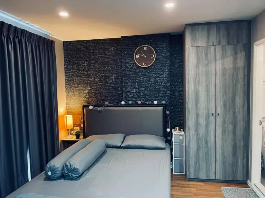 Condo for rent, Lumpini Place Bangna Km.3, wall-mounted throughout the room, good quality curtains, fully furnished, ready to move in, book now